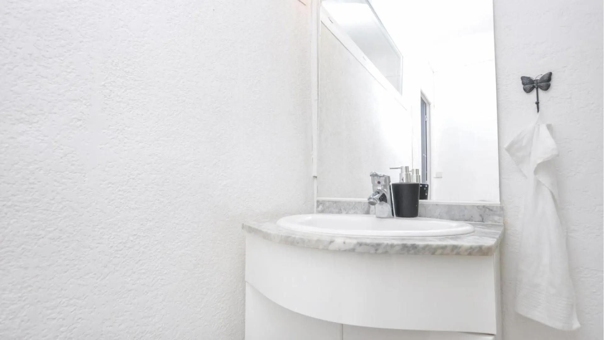 1 Bedroom Stunning Apartment In Barjols
